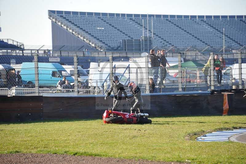 Rockingham no limits trackday;enduro digital images;event digital images;eventdigitalimages;no limits trackdays;peter wileman photography;racing digital images;rockingham raceway northamptonshire;rockingham trackday photographs;trackday digital images;trackday photos