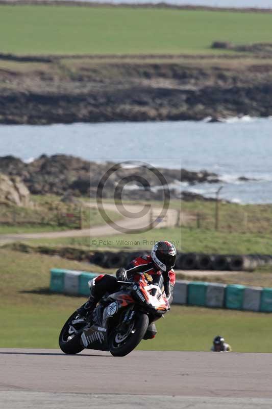 anglesey no limits trackday;anglesey photographs;anglesey trackday photographs;enduro digital images;event digital images;eventdigitalimages;no limits trackdays;peter wileman photography;racing digital images;trac mon;trackday digital images;trackday photos;ty croes