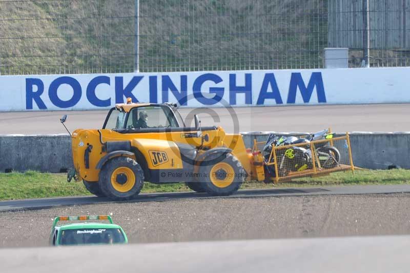 Rockingham no limits trackday;enduro digital images;event digital images;eventdigitalimages;no limits trackdays;peter wileman photography;racing digital images;rockingham raceway northamptonshire;rockingham trackday photographs;trackday digital images;trackday photos