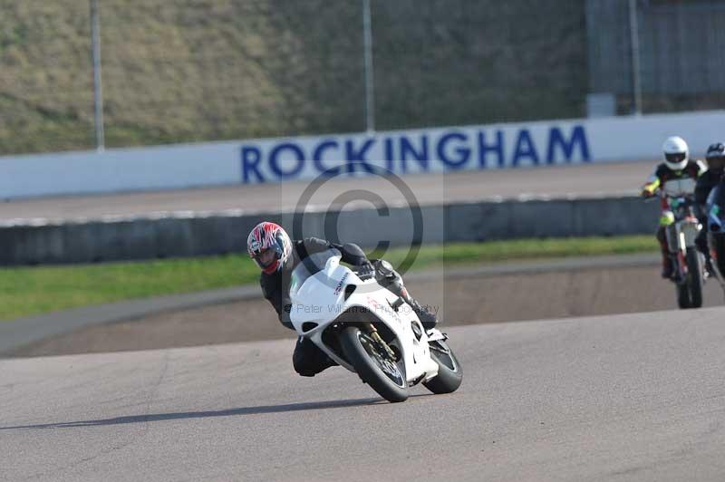 Rockingham no limits trackday;enduro digital images;event digital images;eventdigitalimages;no limits trackdays;peter wileman photography;racing digital images;rockingham raceway northamptonshire;rockingham trackday photographs;trackday digital images;trackday photos