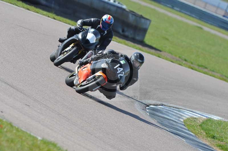 Rockingham no limits trackday;enduro digital images;event digital images;eventdigitalimages;no limits trackdays;peter wileman photography;racing digital images;rockingham raceway northamptonshire;rockingham trackday photographs;trackday digital images;trackday photos