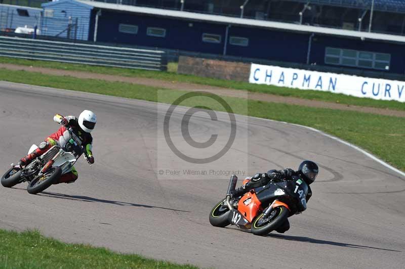 Rockingham no limits trackday;enduro digital images;event digital images;eventdigitalimages;no limits trackdays;peter wileman photography;racing digital images;rockingham raceway northamptonshire;rockingham trackday photographs;trackday digital images;trackday photos