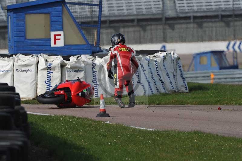 Rockingham no limits trackday;enduro digital images;event digital images;eventdigitalimages;no limits trackdays;peter wileman photography;racing digital images;rockingham raceway northamptonshire;rockingham trackday photographs;trackday digital images;trackday photos