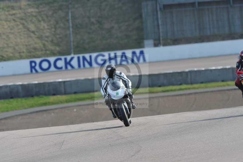 Rockingham no limits trackday;enduro digital images;event digital images;eventdigitalimages;no limits trackdays;peter wileman photography;racing digital images;rockingham raceway northamptonshire;rockingham trackday photographs;trackday digital images;trackday photos