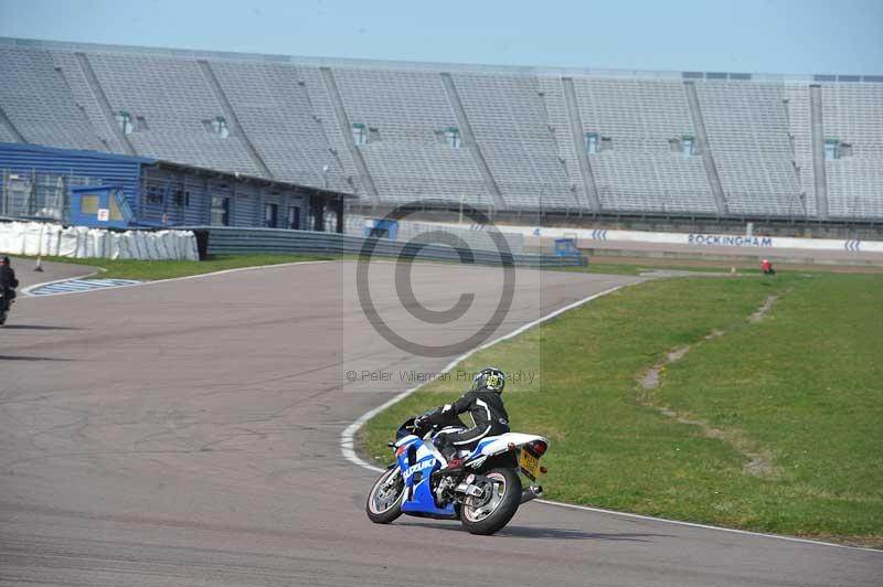 Rockingham no limits trackday;enduro digital images;event digital images;eventdigitalimages;no limits trackdays;peter wileman photography;racing digital images;rockingham raceway northamptonshire;rockingham trackday photographs;trackday digital images;trackday photos