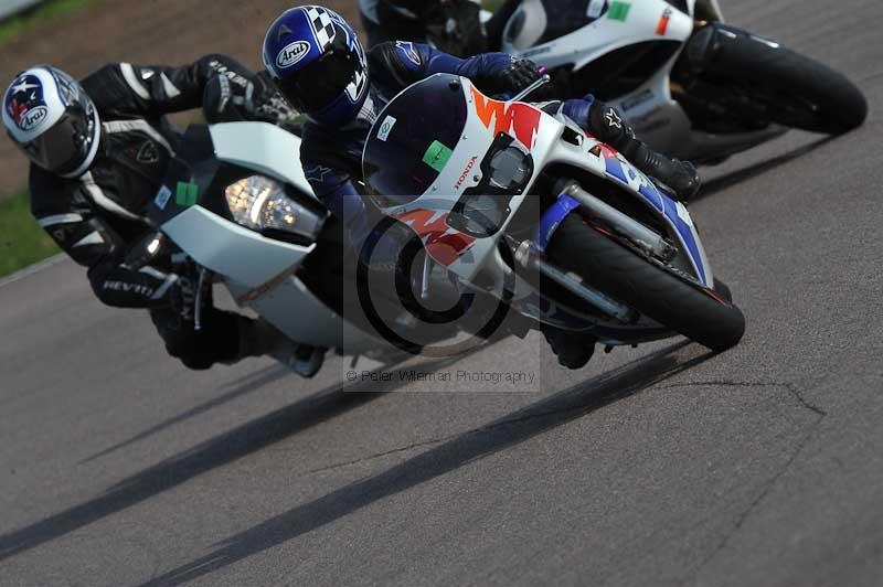 Rockingham no limits trackday;enduro digital images;event digital images;eventdigitalimages;no limits trackdays;peter wileman photography;racing digital images;rockingham raceway northamptonshire;rockingham trackday photographs;trackday digital images;trackday photos