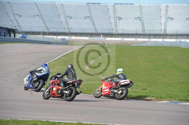 Rockingham no limits trackday;enduro digital images;event digital images;eventdigitalimages;no limits trackdays;peter wileman photography;racing digital images;rockingham raceway northamptonshire;rockingham trackday photographs;trackday digital images;trackday photos