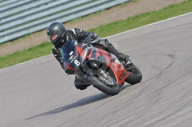 Rockingham no limits trackday;enduro digital images;event digital images;eventdigitalimages;no limits trackdays;peter wileman photography;racing digital images;rockingham raceway northamptonshire;rockingham trackday photographs;trackday digital images;trackday photos