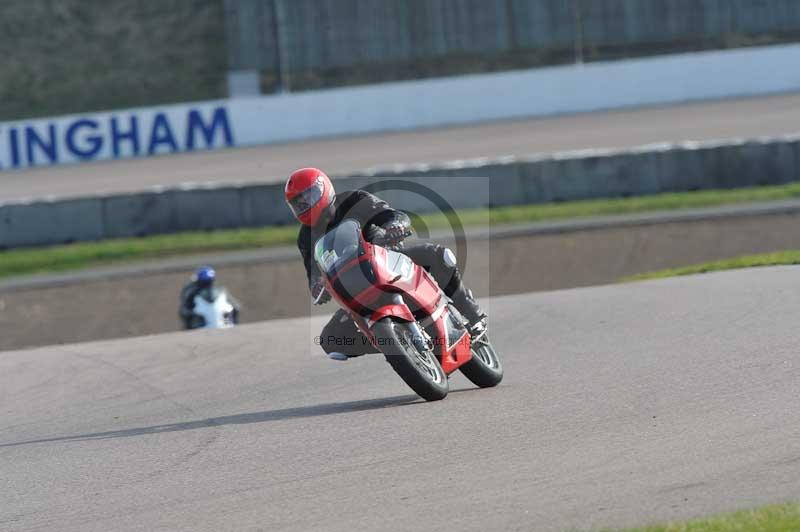 Rockingham no limits trackday;enduro digital images;event digital images;eventdigitalimages;no limits trackdays;peter wileman photography;racing digital images;rockingham raceway northamptonshire;rockingham trackday photographs;trackday digital images;trackday photos