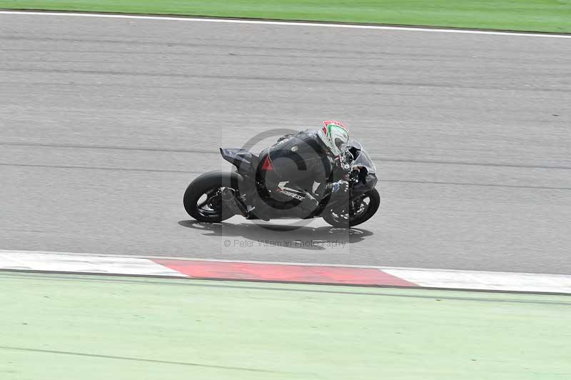 march 2010;motorbikes;no limits;peter wileman photography;portimao;portugal;trackday;trackday digital images