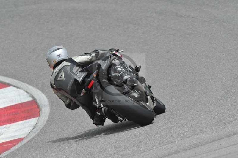 march 2010;motorbikes;no limits;peter wileman photography;portimao;portugal;trackday;trackday digital images