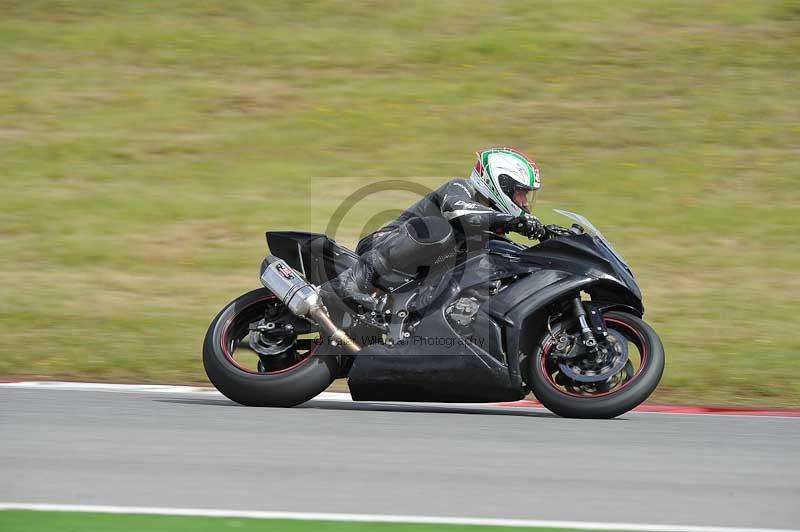 march 2010;motorbikes;no limits;peter wileman photography;portimao;portugal;trackday;trackday digital images