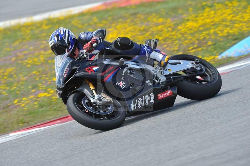 march 2010;motorbikes;no limits;peter wileman photography;portimao;portugal;trackday;trackday digital images