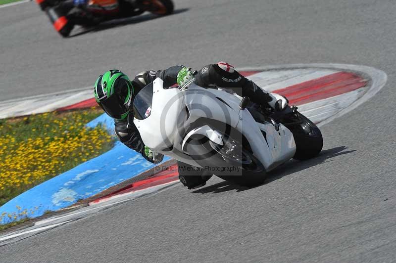 march 2010;motorbikes;no limits;peter wileman photography;portimao;portugal;trackday;trackday digital images