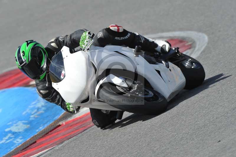 march 2010;motorbikes;no limits;peter wileman photography;portimao;portugal;trackday;trackday digital images