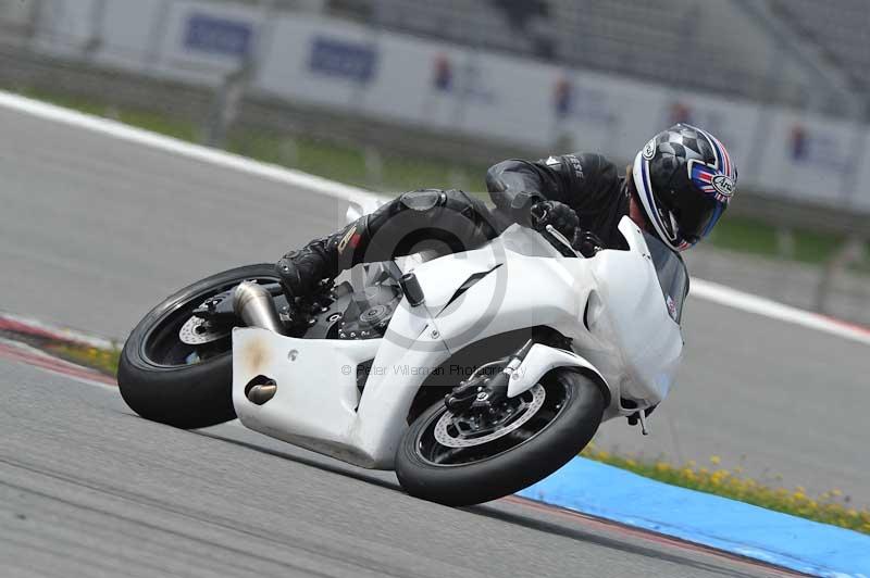 march 2010;motorbikes;no limits;peter wileman photography;portimao;portugal;trackday;trackday digital images