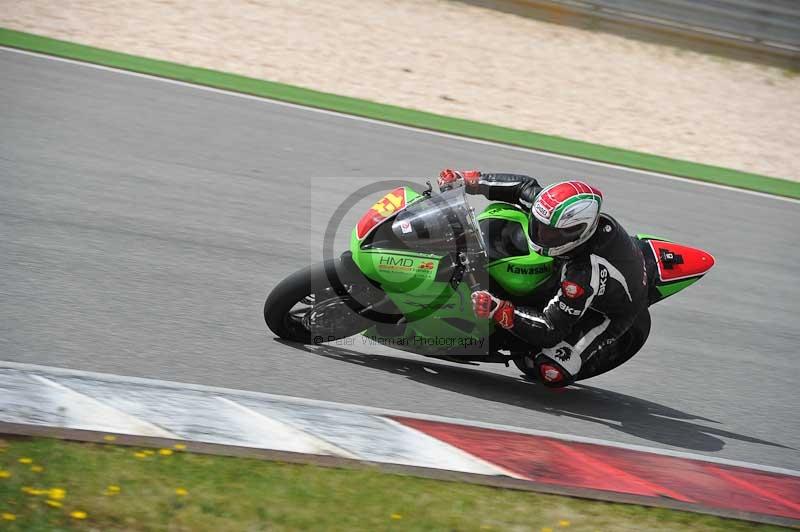 march 2010;motorbikes;no limits;peter wileman photography;portimao;portugal;trackday;trackday digital images