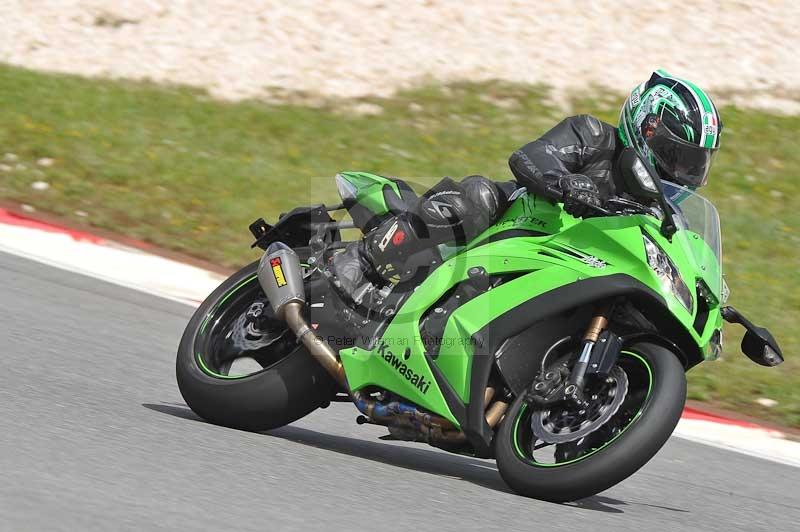 march 2010;motorbikes;no limits;peter wileman photography;portimao;portugal;trackday;trackday digital images