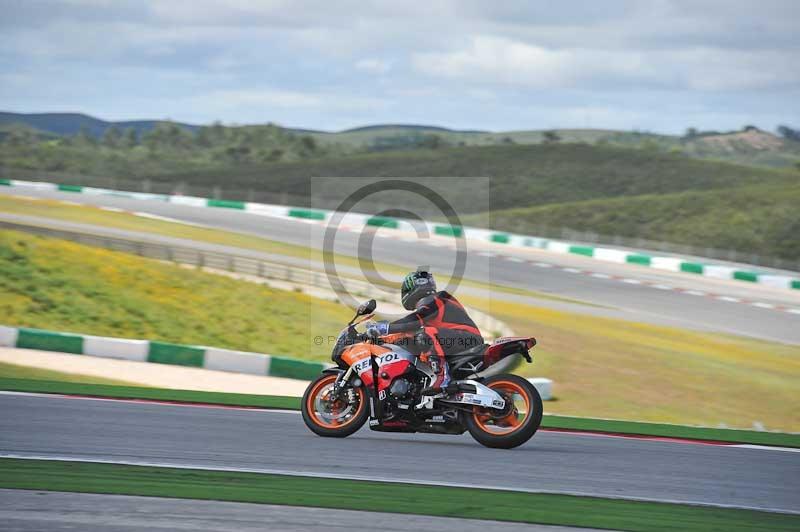 march 2010;motorbikes;no limits;peter wileman photography;portimao;portugal;trackday;trackday digital images