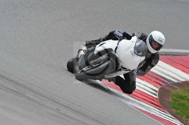 march 2010;motorbikes;no limits;peter wileman photography;portimao;portugal;trackday;trackday digital images