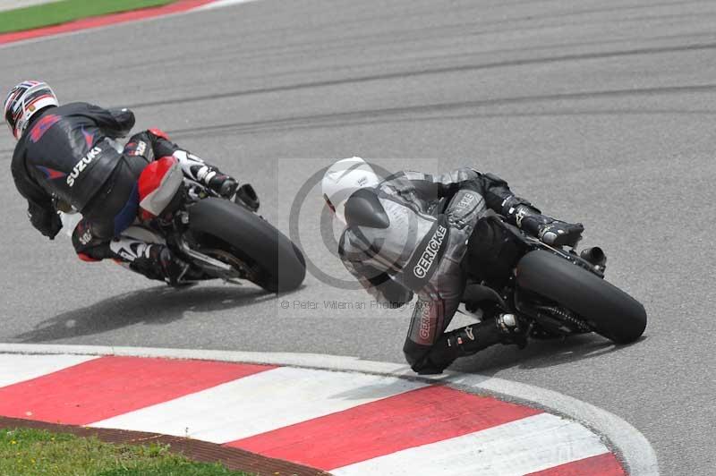 march 2010;motorbikes;no limits;peter wileman photography;portimao;portugal;trackday;trackday digital images