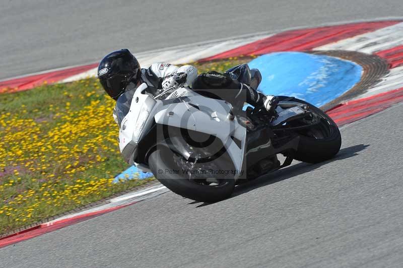 march 2010;motorbikes;no limits;peter wileman photography;portimao;portugal;trackday;trackday digital images