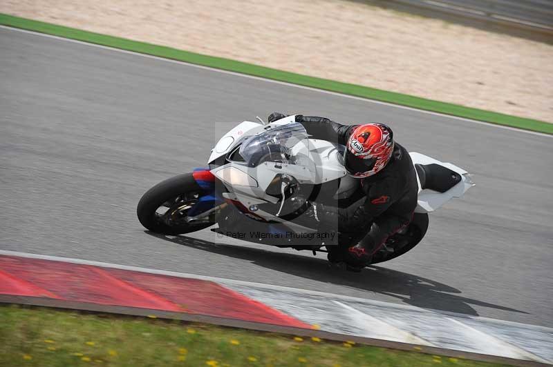 march 2010;motorbikes;no limits;peter wileman photography;portimao;portugal;trackday;trackday digital images