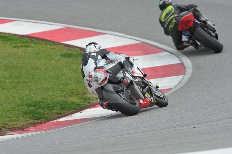 march 2010;motorbikes;no limits;peter wileman photography;portimao;portugal;trackday;trackday digital images