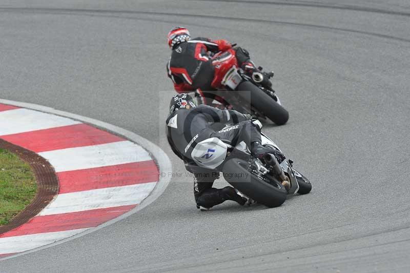 march 2010;motorbikes;no limits;peter wileman photography;portimao;portugal;trackday;trackday digital images