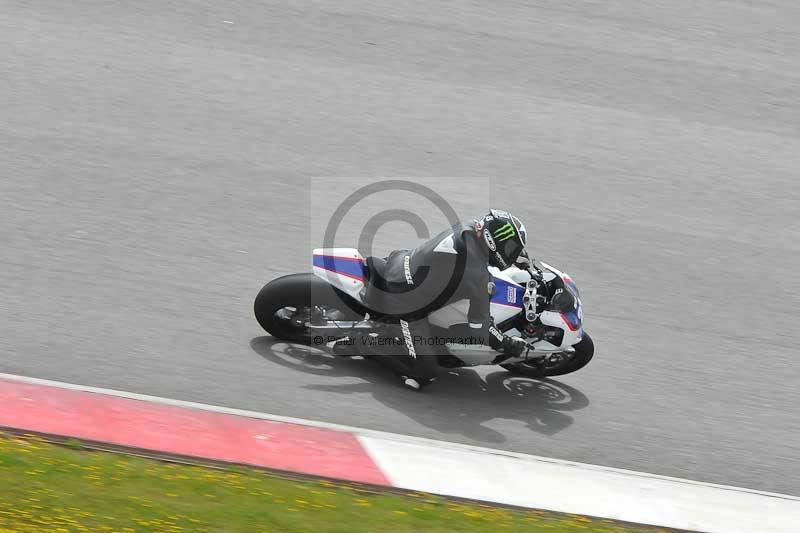 march 2010;motorbikes;no limits;peter wileman photography;portimao;portugal;trackday;trackday digital images