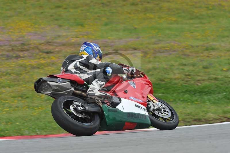 march 2010;motorbikes;no limits;peter wileman photography;portimao;portugal;trackday;trackday digital images