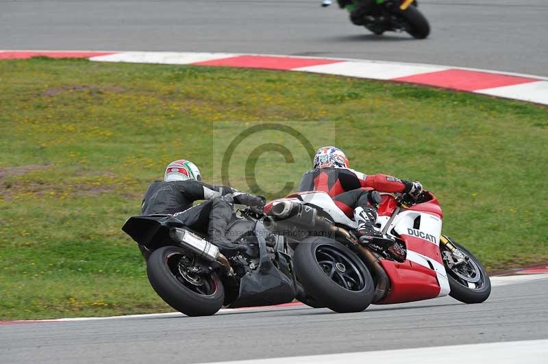 march 2010;motorbikes;no limits;peter wileman photography;portimao;portugal;trackday;trackday digital images