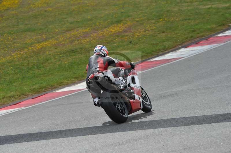 march 2010;motorbikes;no limits;peter wileman photography;portimao;portugal;trackday;trackday digital images