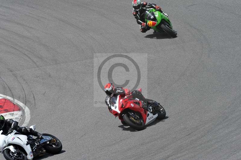 march 2010;motorbikes;no limits;peter wileman photography;portimao;portugal;trackday;trackday digital images