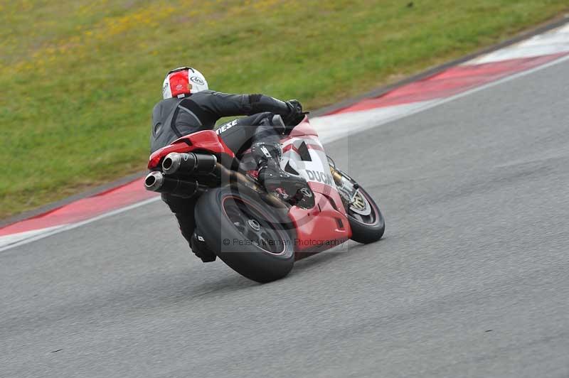 march 2010;motorbikes;no limits;peter wileman photography;portimao;portugal;trackday;trackday digital images