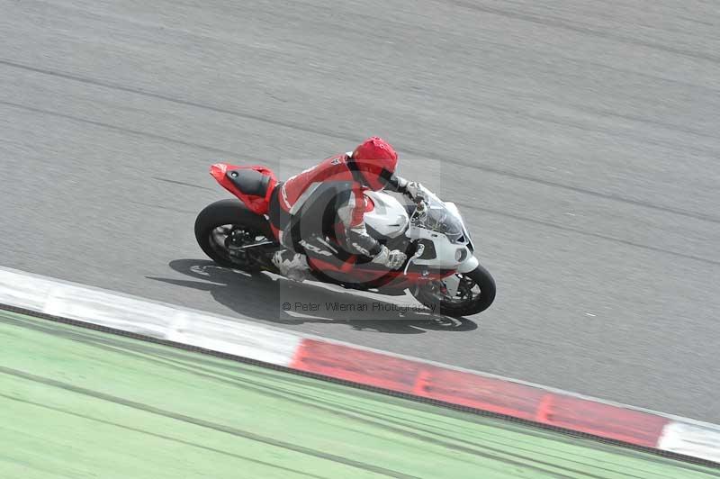 march 2010;motorbikes;no limits;peter wileman photography;portimao;portugal;trackday;trackday digital images