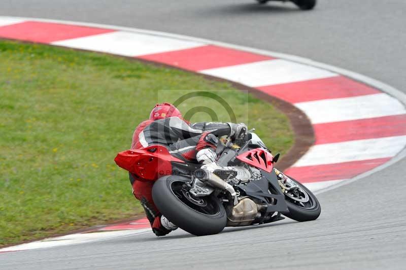 march 2010;motorbikes;no limits;peter wileman photography;portimao;portugal;trackday;trackday digital images