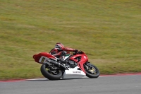 march-2010;motorbikes;no-limits;peter-wileman-photography;portimao;portugal;trackday;trackday-digital-images