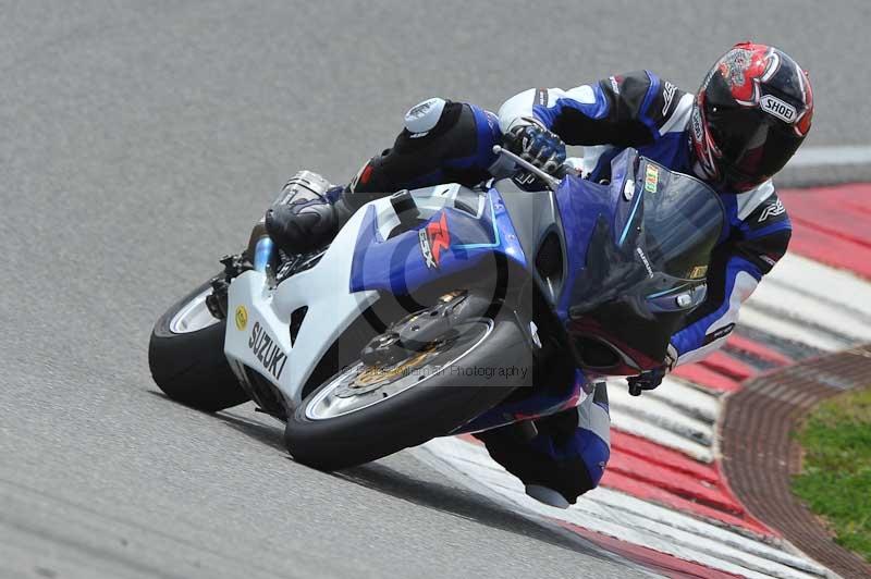 march 2010;motorbikes;no limits;peter wileman photography;portimao;portugal;trackday;trackday digital images