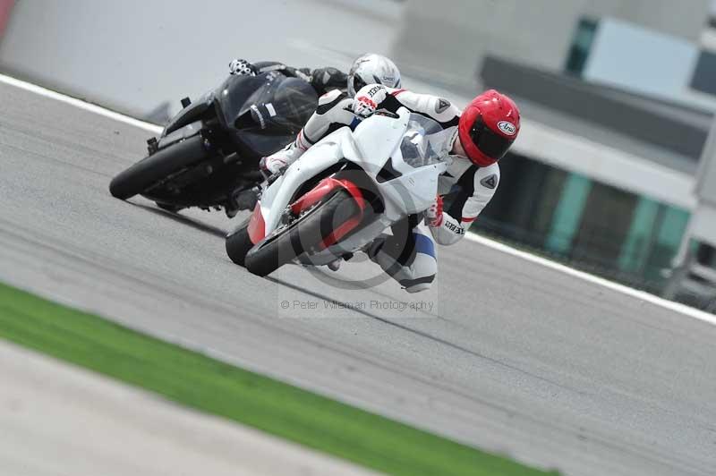 march 2010;motorbikes;no limits;peter wileman photography;portimao;portugal;trackday;trackday digital images