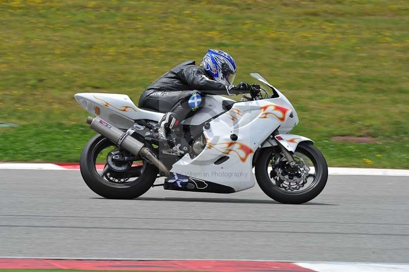 march 2010;motorbikes;no limits;peter wileman photography;portimao;portugal;trackday;trackday digital images