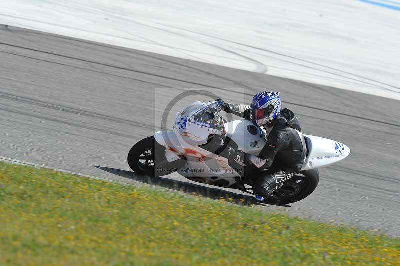 march 2010;motorbikes;no limits;peter wileman photography;portimao;portugal;trackday;trackday digital images