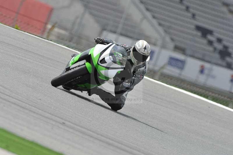 march 2010;motorbikes;no limits;peter wileman photography;portimao;portugal;trackday;trackday digital images