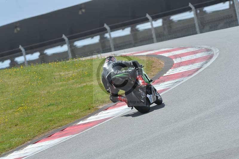 march 2010;motorbikes;no limits;peter wileman photography;portimao;portugal;trackday;trackday digital images