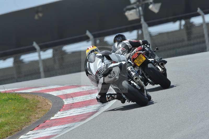 march 2010;motorbikes;no limits;peter wileman photography;portimao;portugal;trackday;trackday digital images