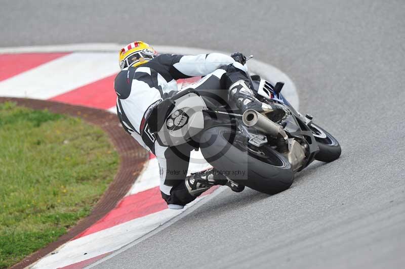 march 2010;motorbikes;no limits;peter wileman photography;portimao;portugal;trackday;trackday digital images