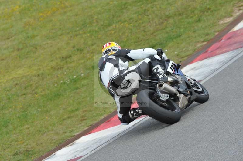 march 2010;motorbikes;no limits;peter wileman photography;portimao;portugal;trackday;trackday digital images