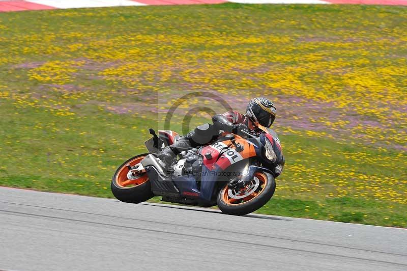 march 2010;motorbikes;no limits;peter wileman photography;portimao;portugal;trackday;trackday digital images