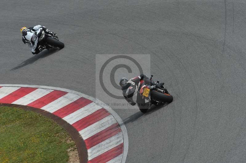 march 2010;motorbikes;no limits;peter wileman photography;portimao;portugal;trackday;trackday digital images