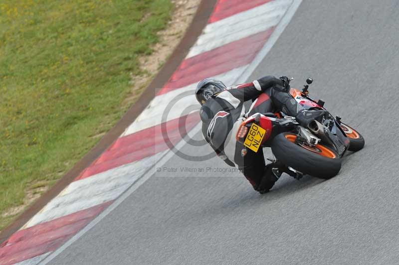 march 2010;motorbikes;no limits;peter wileman photography;portimao;portugal;trackday;trackday digital images